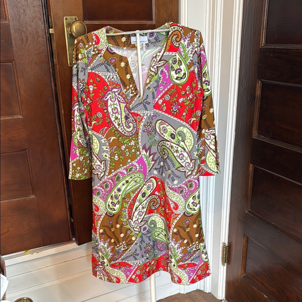 Jude Connally Red and Green V-Neck Sheath Dress